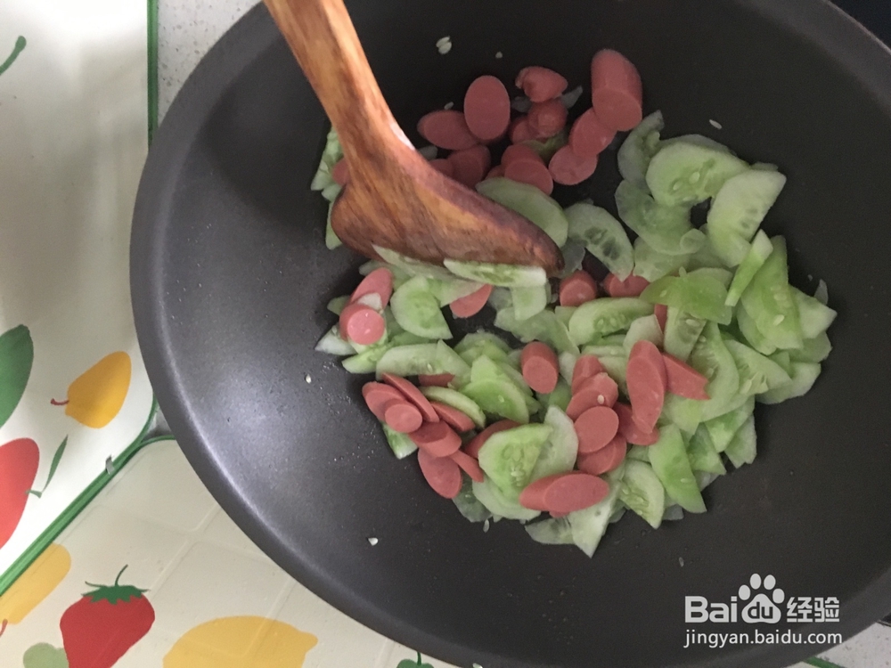 水果黄瓜清炒火腿肠怎么做才好吃？