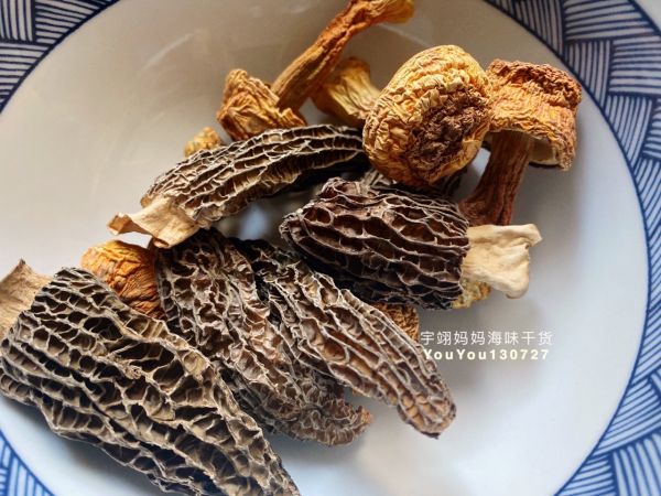 羊肚菌姬松茸海参鸡汤