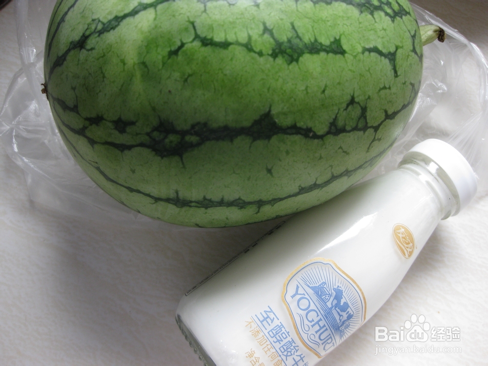 赏心悦目的美食——西瓜球酸奶