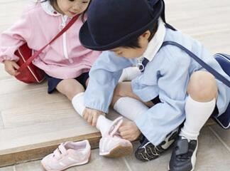 给宝宝选鞋子的标准?