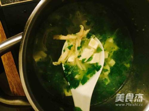 鸡丝芹菜叶豆腐小米粥