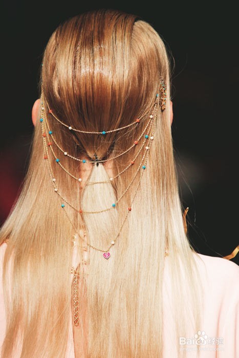 520打造浪漫约会发型，为形象加分