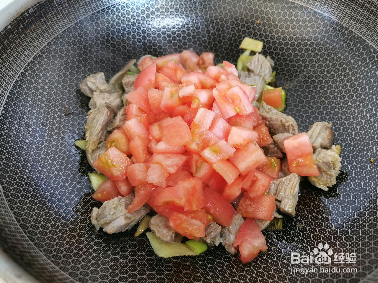 西红柿土豆烧牛腩的做法