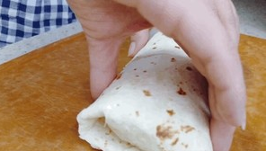 秋葵金枪鱼卷饼