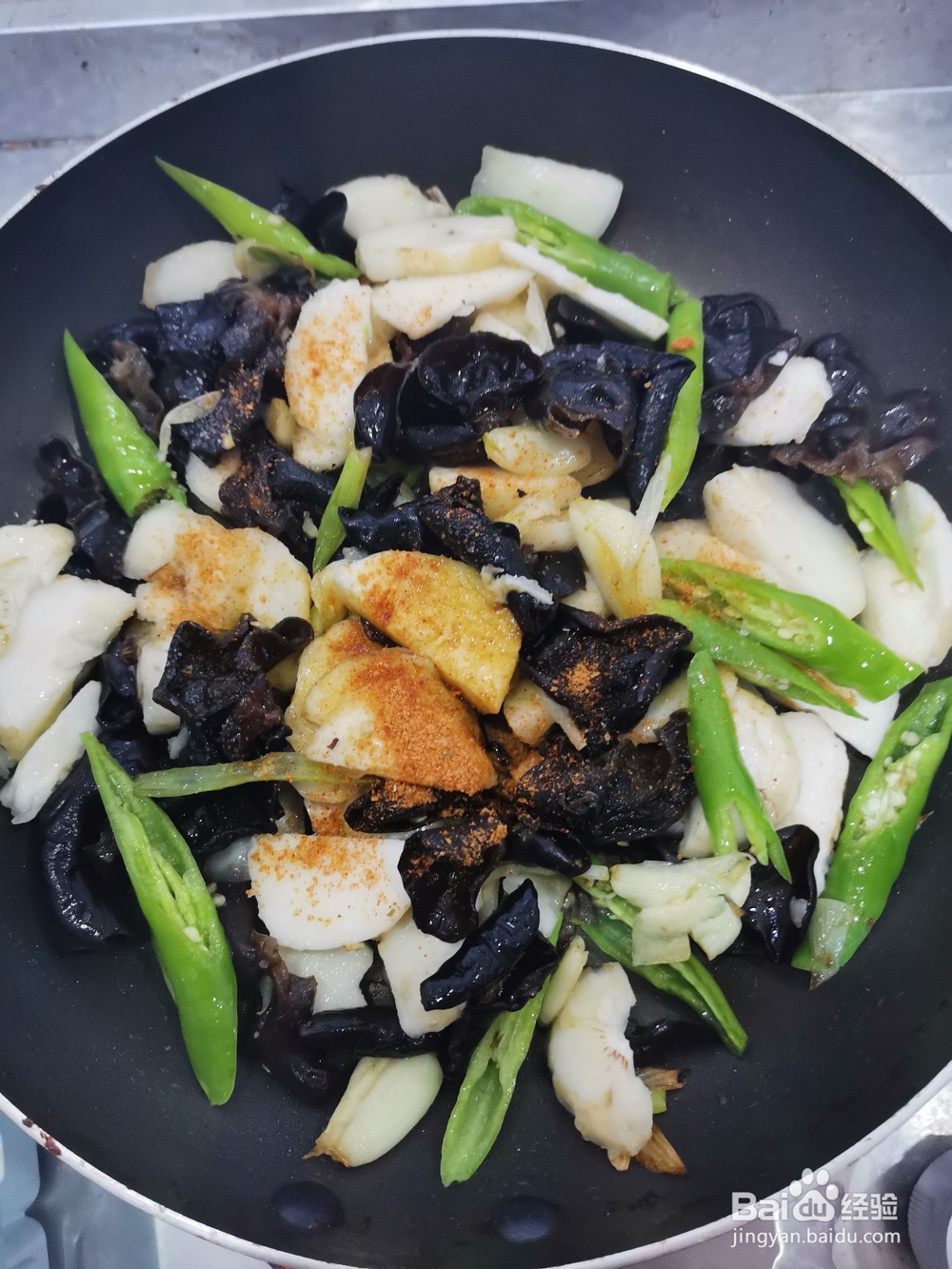 马蒂炒木耳的做法