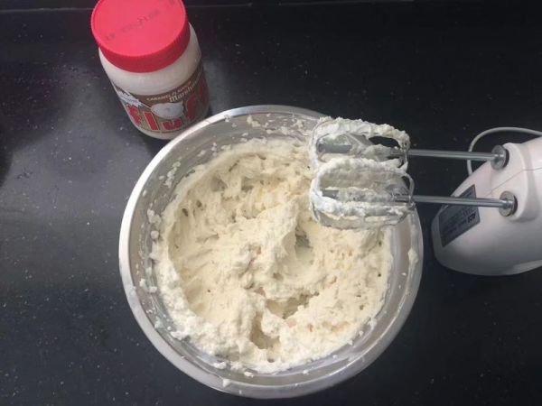 巧克力淋面蛋糕