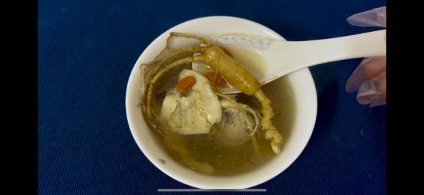 人参乌鸡花胶汤