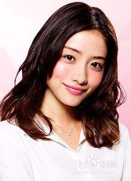 怎样用山茶花油打造清透桃花妆？