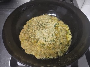 健康养生佳品香椿煎蛋的做法
