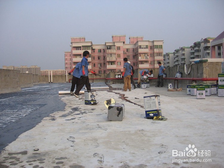 补漏老师傅告诉你楼顶补漏最好就是用天雨盾