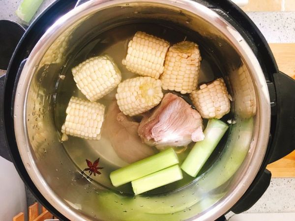 玉米山药棒骨汤