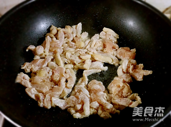 秘制鸡肉炒蘑菇