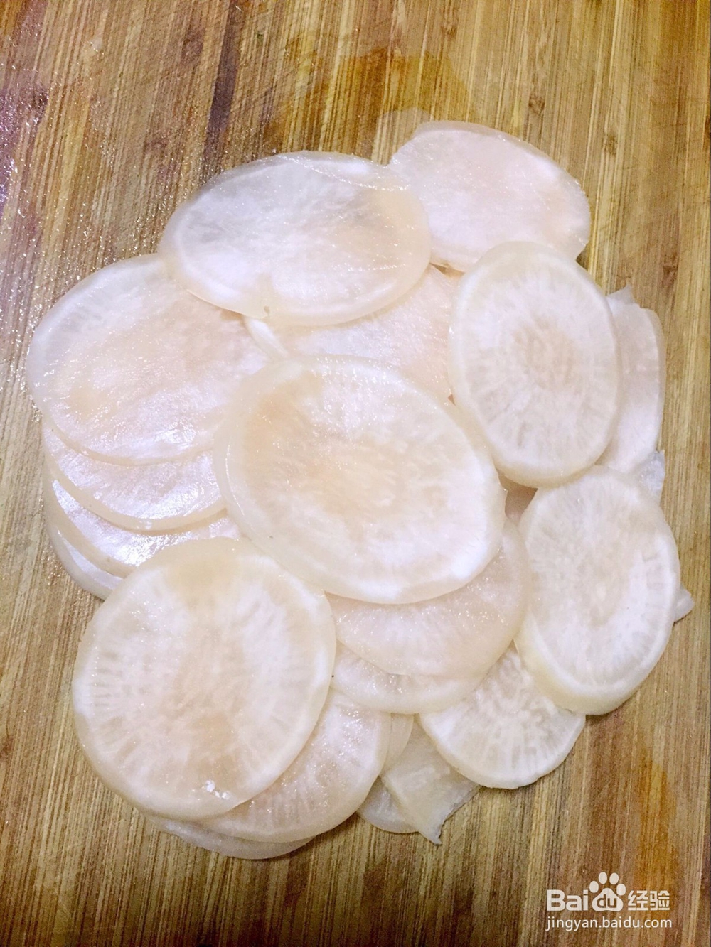 超下饭的酸萝卜炖猪尾的家常做法