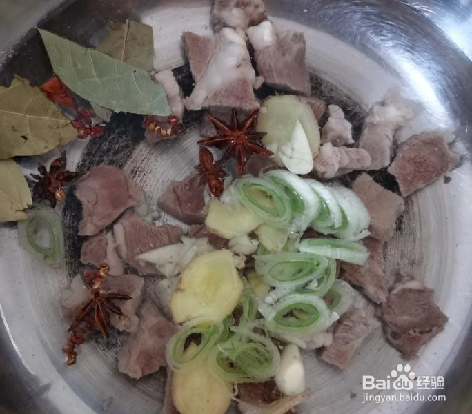 萝卜炖牛肉的做法