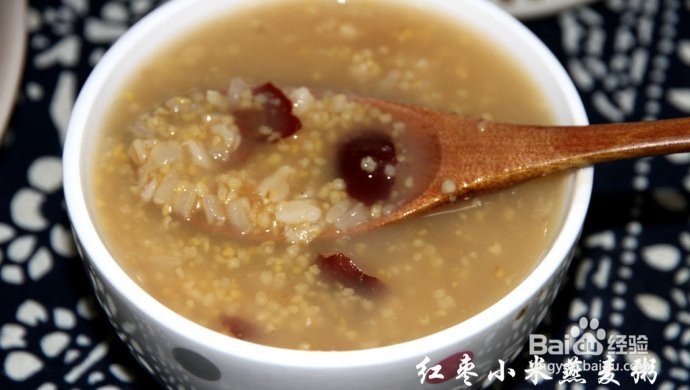 红枣小米燕麦粥