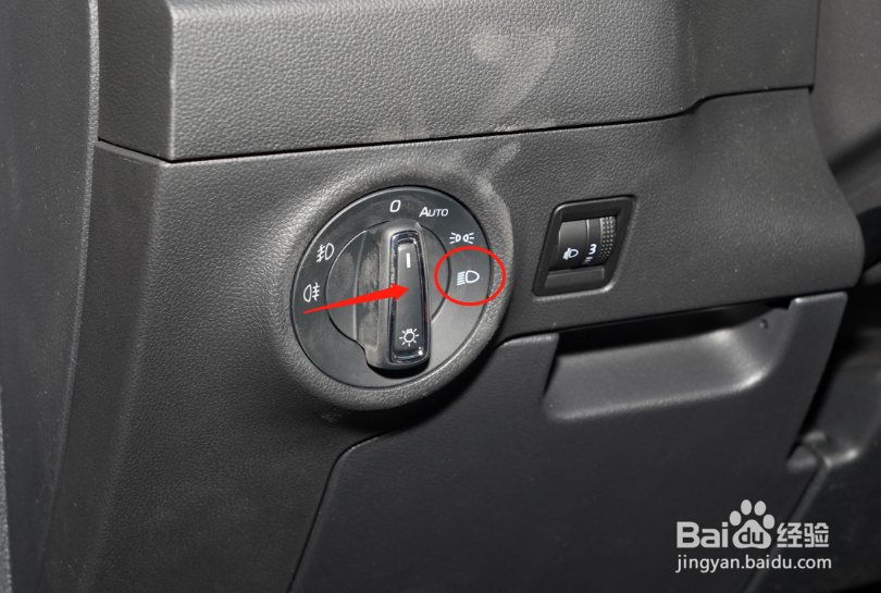 斯柯达柯珞克汽车灯光怎么调节