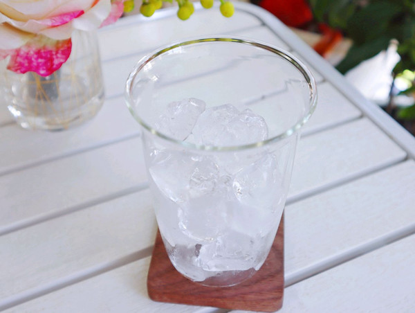 冰爽解腻蔓越莓气泡水