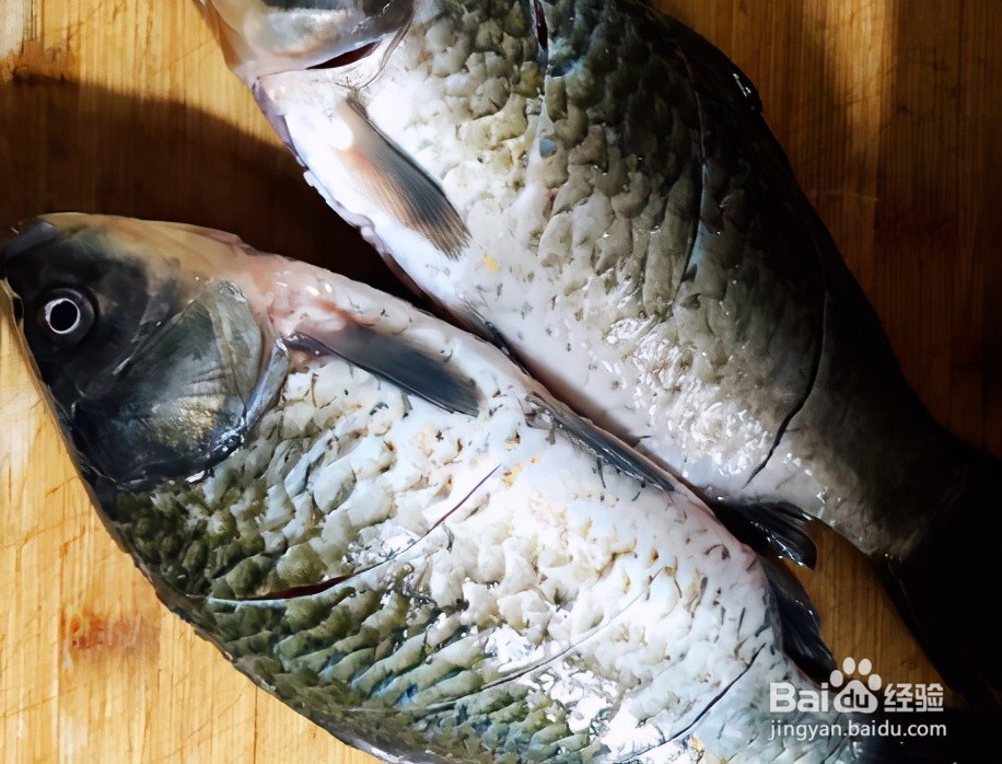 家庭自制萝卜丝鲫鱼汤