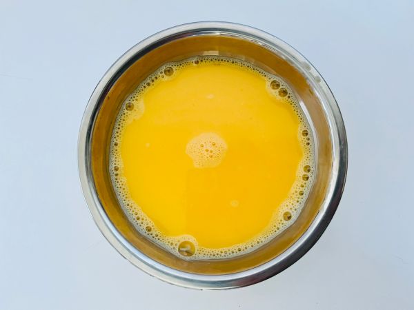 表面如镜面鸡蛋羹