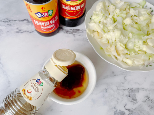 凉拌木耳卷心菜