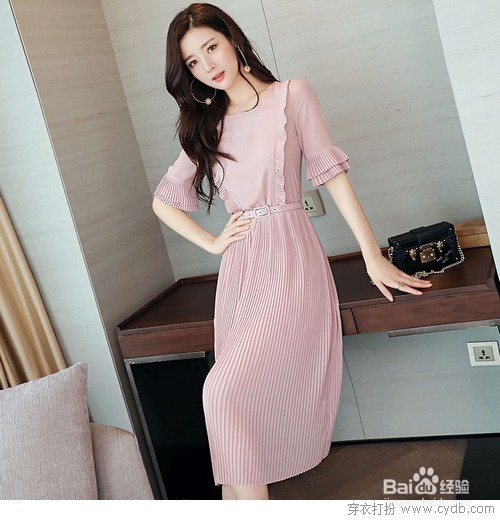 约会小心机,藏在气质满分的连衣裙里