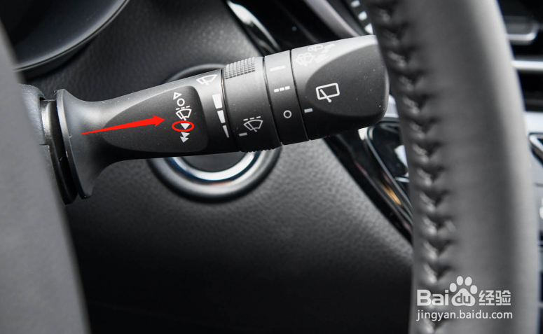 怎么调节丰田奕泽IZOA汽车雨刮器