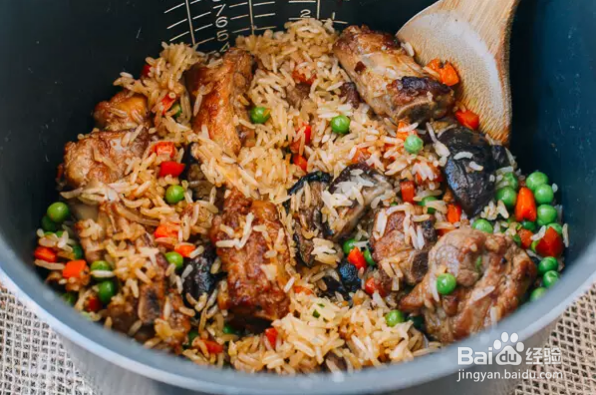 排骨焖饭怎么做？在家可以这么做美味极了！