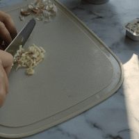 比饼干还好吃的蒜香烤馒头