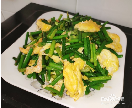 简单的蒜薹炒鸡蛋