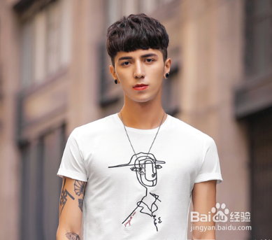 女孩学美容美发工作好不好找?