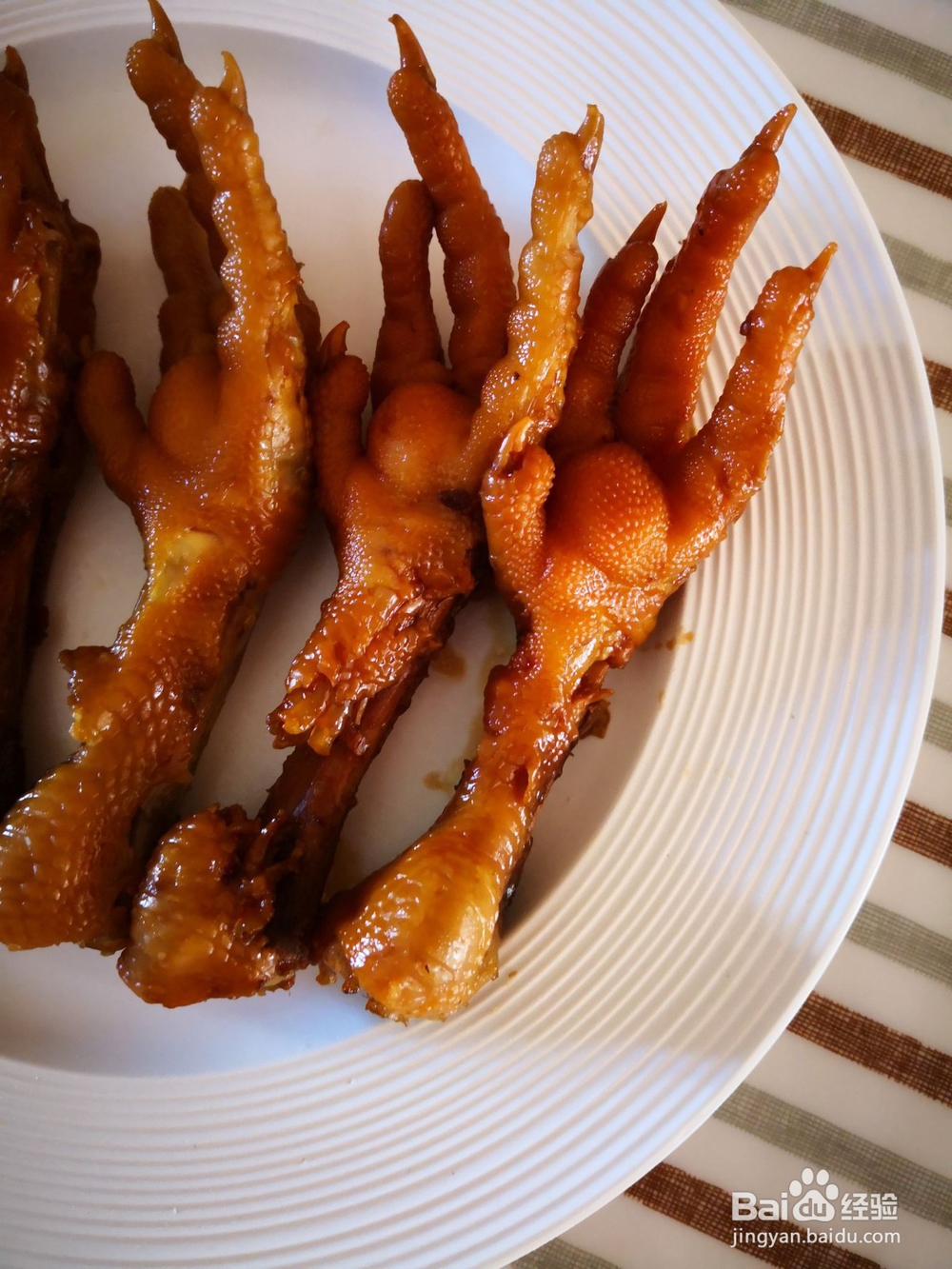 制作酱鸡爪的方法