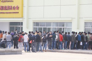 如何成为一个横店群演