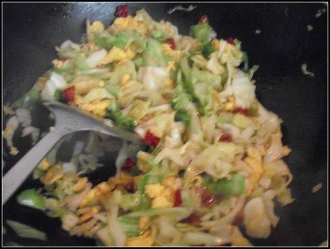 鸡蛋炒包菜怎么做好吃，看这个就能学会