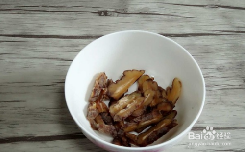 鸽子炖天麻的做法