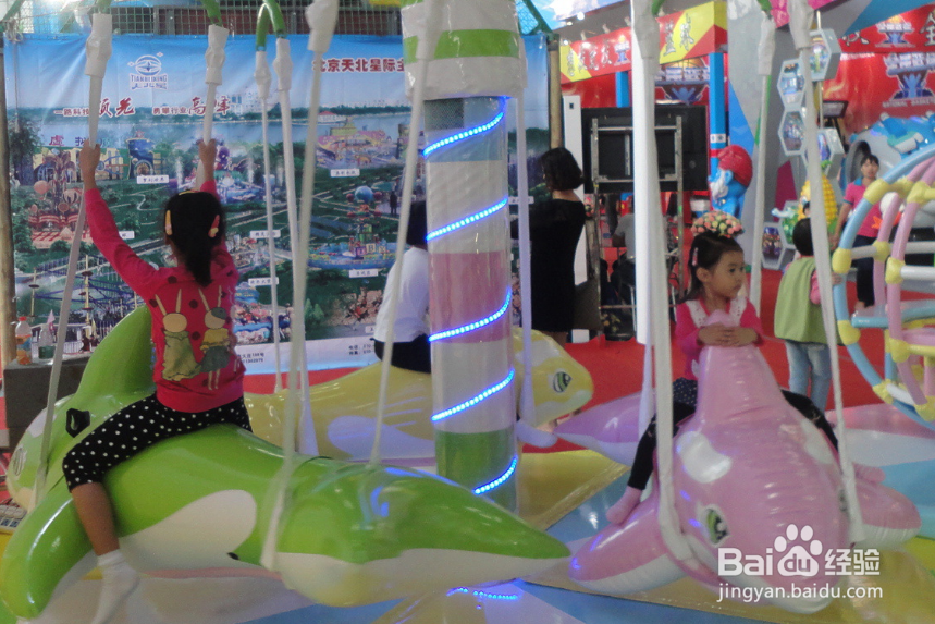 带孩子去游乐场玩要注意哪些安全事项？