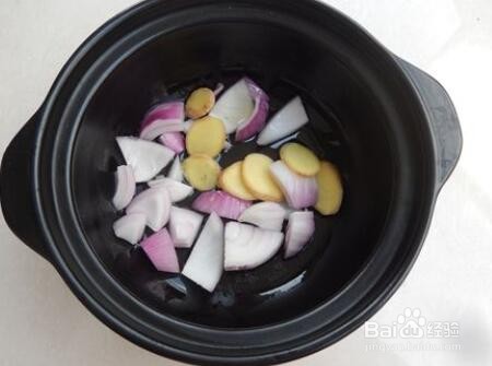 如何做出美味的莲藕炖排骨