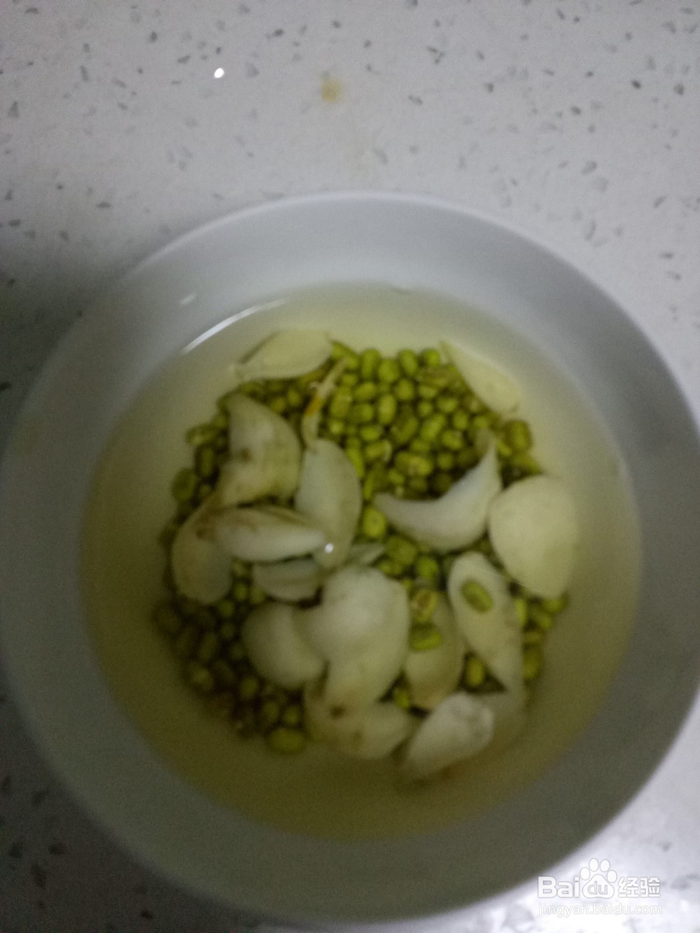 砂锅绿豆百合粥