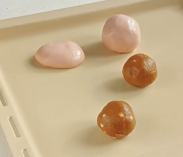 芝士咖啡巧脆珠冰皮月饼