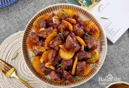 土豆烤牛肉制作方法