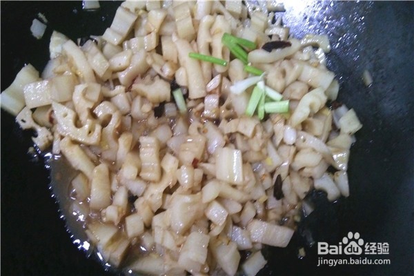 怎样快速炒好麻辣酸甜脆的嫩藕丁