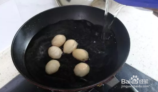 怎么煮鸡蛋才好剥，不粘壳不开裂？