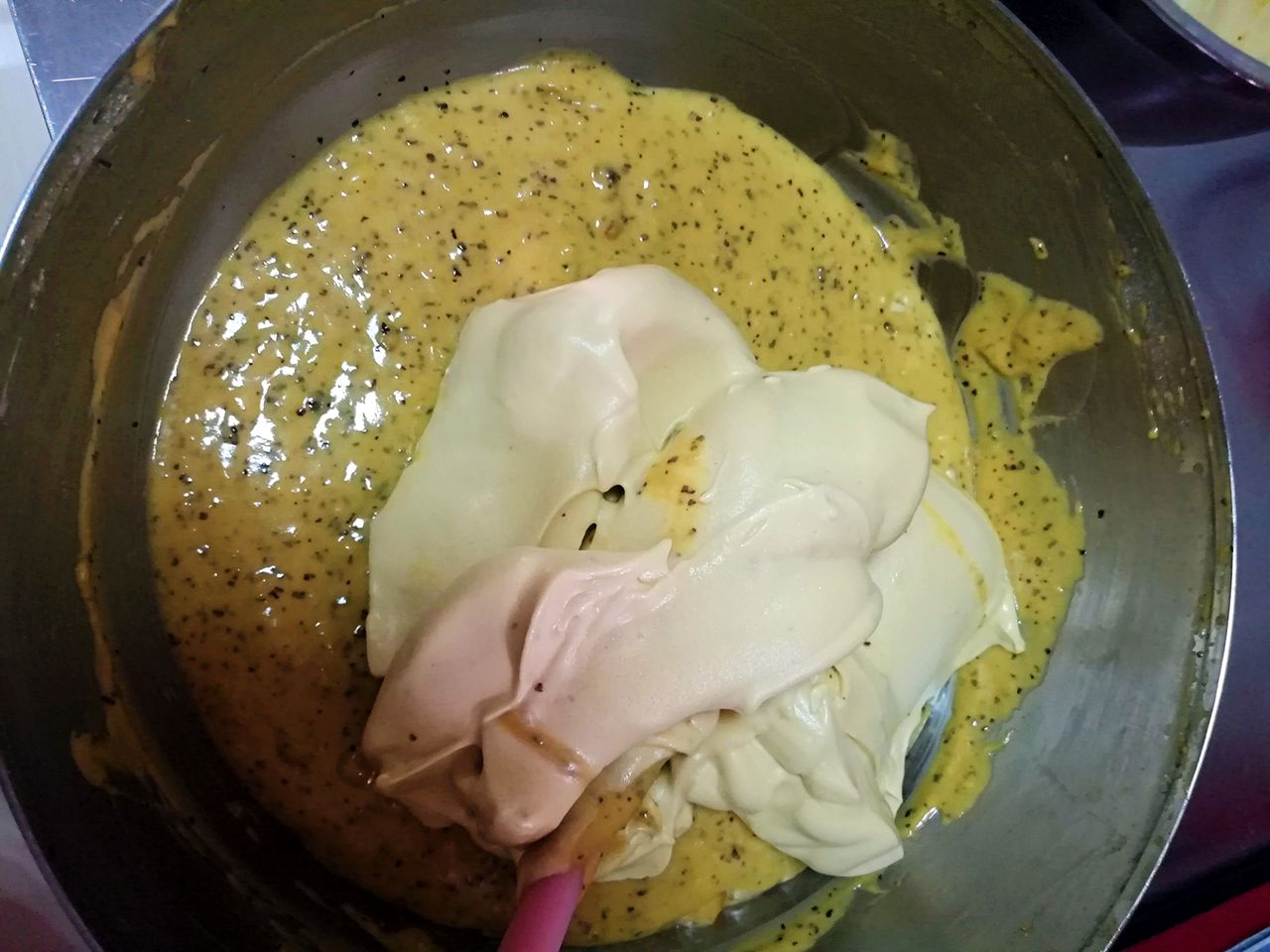 让我们一起学习核桃蔓越莓红枣糕（分蛋法）的做法吧