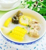 自制排骨玉米汤