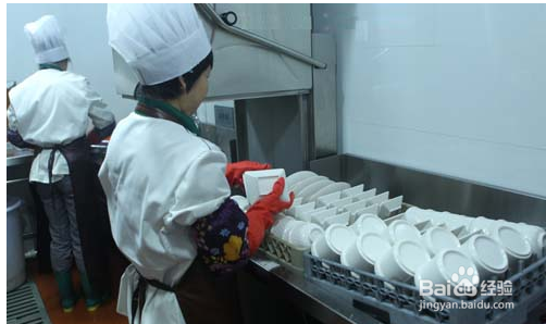 食堂餐具怎么清洗？