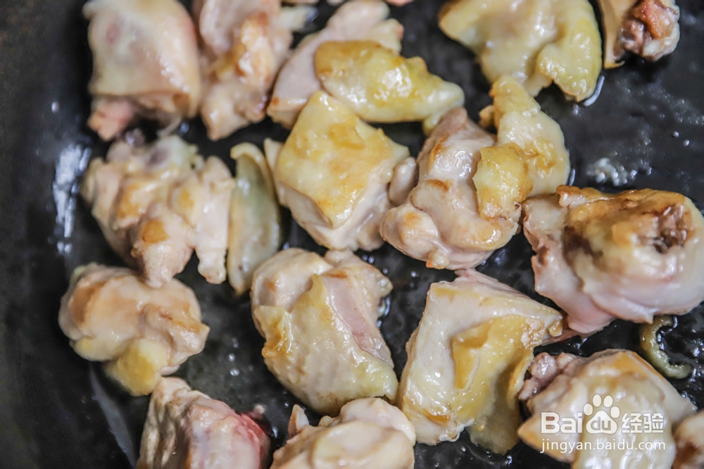 宝宝也爱吃的双菇烧鸡腿