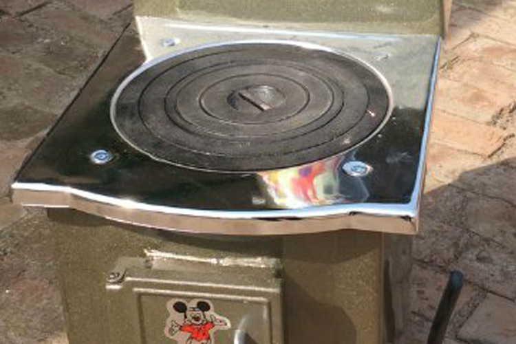 点暖气炉子屋里冒烟外面不冒烟是怎么回事