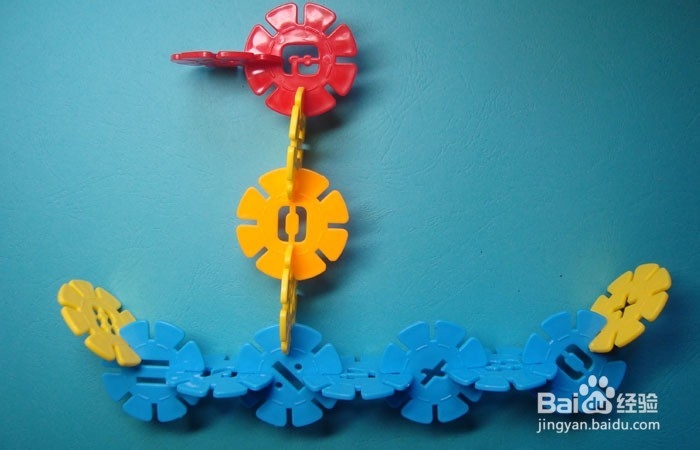 雪花片如何拼装小帆船图形