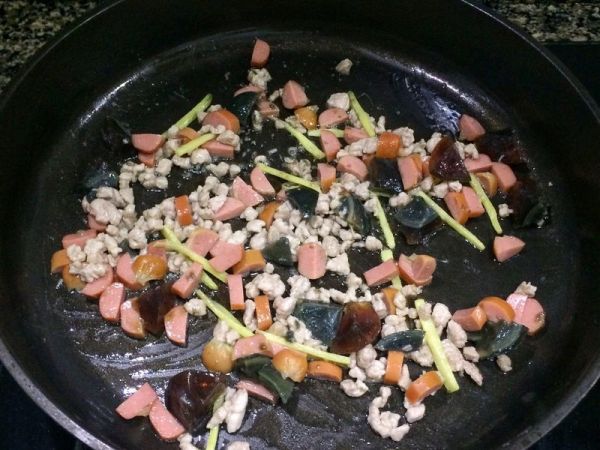 皮蛋火腿上汤豆苗