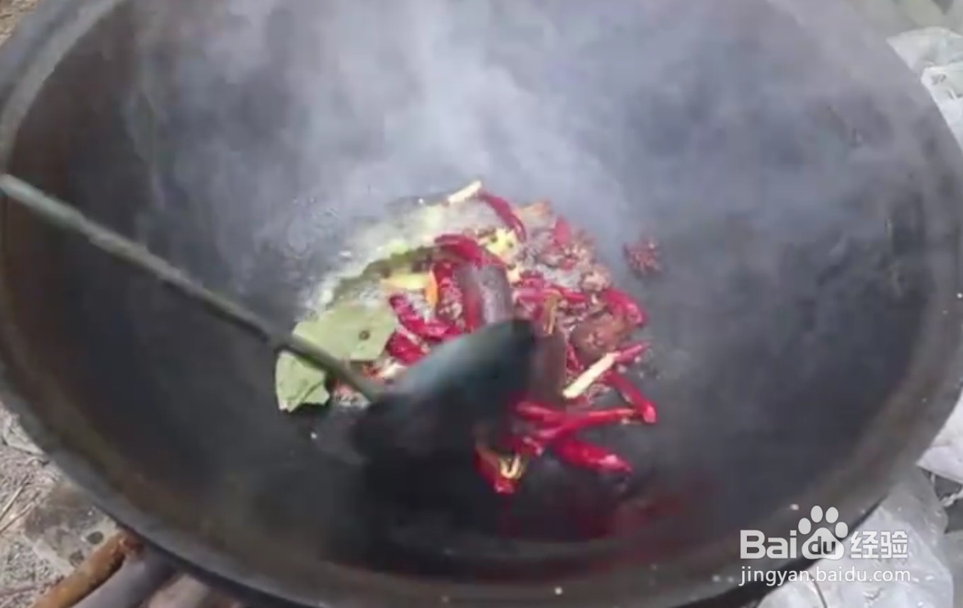 如何做酱大骨头？