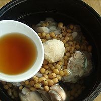 冬季多喝黄豆猪蹄汤